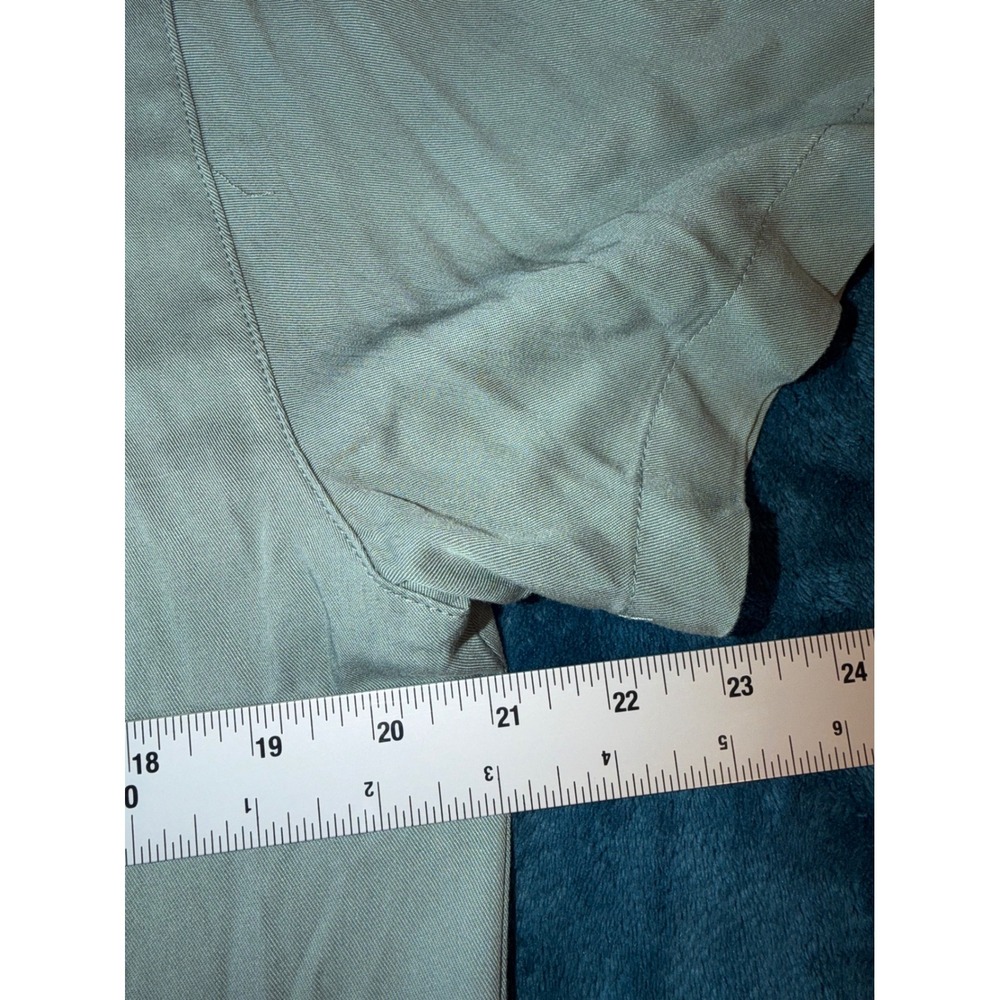 Forever 21 Men Sage Green Short Sleeve Camp Collar Button Down Shirt Medium NWT - Picture 2 of 5